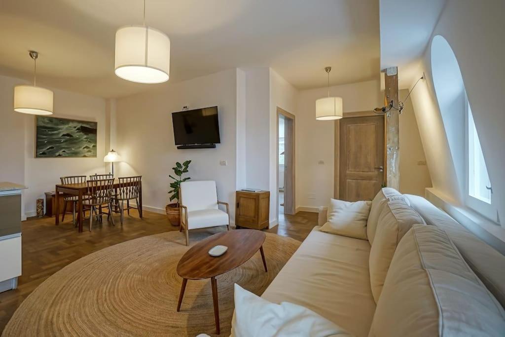 Central Apartment - Nido'S Area Букурещ Екстериор снимка